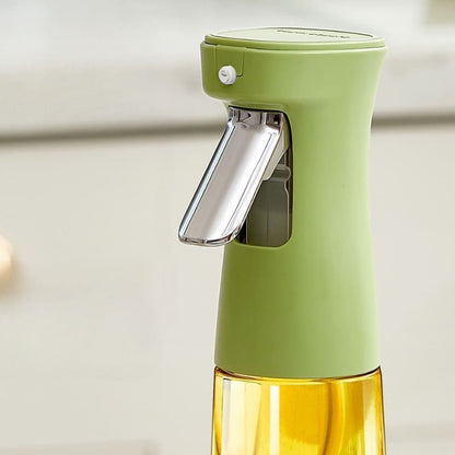Borrifador de Azeite Dispenser Porta Azeite e Vinagre Castiliani, prático e elegante para temperar alimentos.

